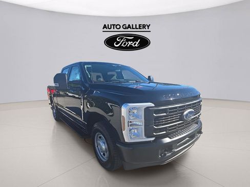 New 2026 Ford F250 XL w/ F-250 >10K GVWR Package RWD image 3