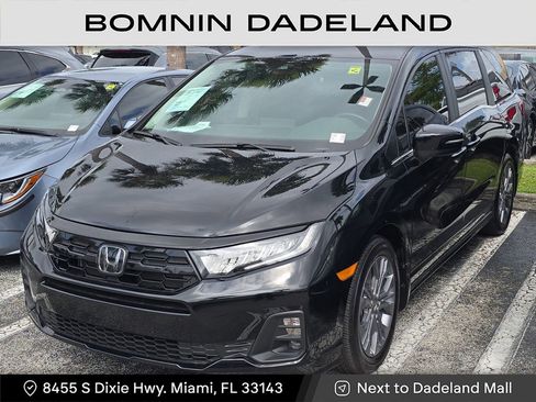 Used 2025 Honda Odyssey Touring image 2