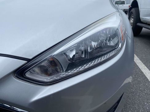 Used 2018 Ford Focus SE image 12