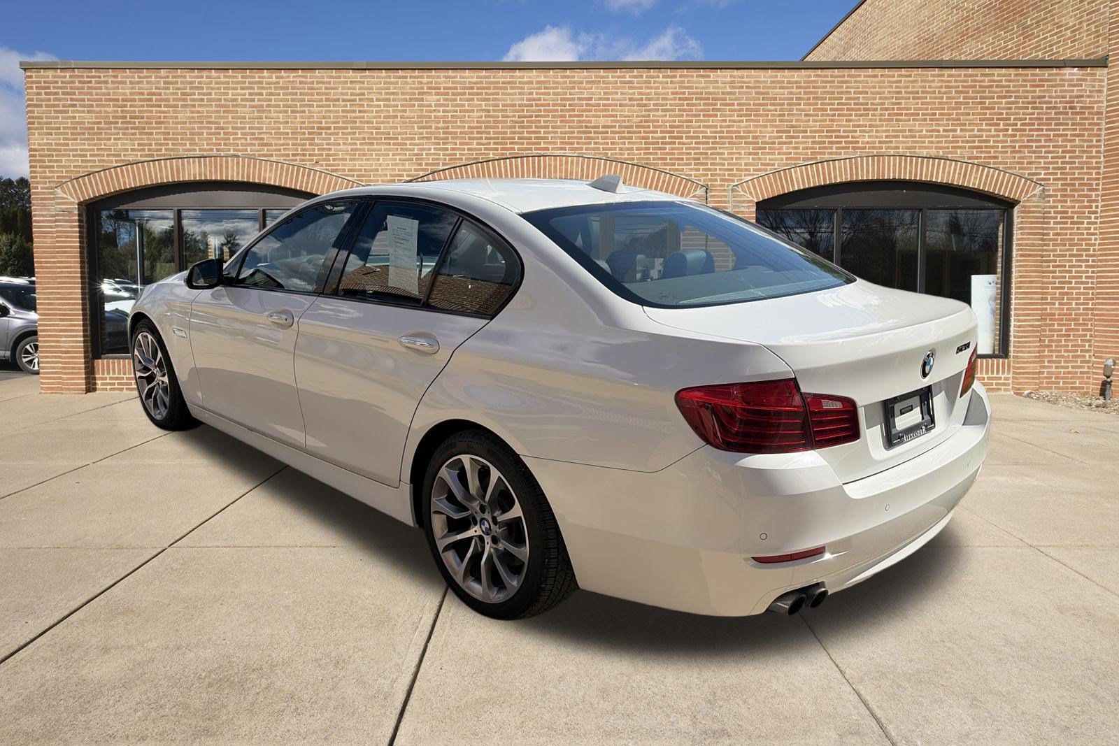 Used 2016 BMW 528i xDrive Sedan AWD/4WD image 6