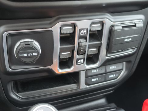 Used 2021 Jeep Gladiator Overland AWD/4WD image 21