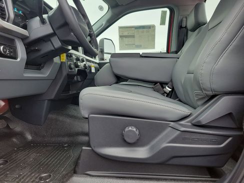 New 2026 Ford F250 XL w/ XL Off-Road Package image 14