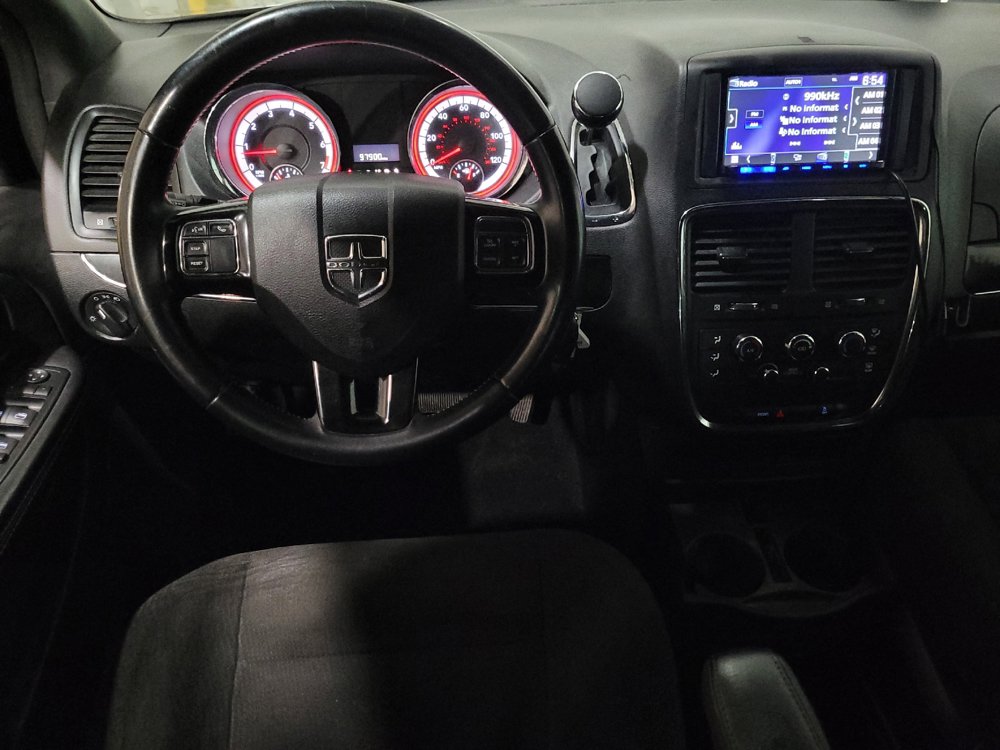Used 2016 Dodge Grand Caravan SE FWD image 22