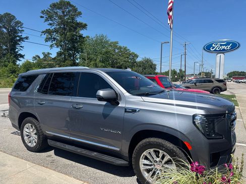 Used 2022 GMC Yukon SLT w/ SLT Luxury Package RWD image 1