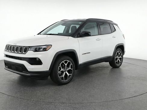 Used 2025 Jeep Compass Limited image 3