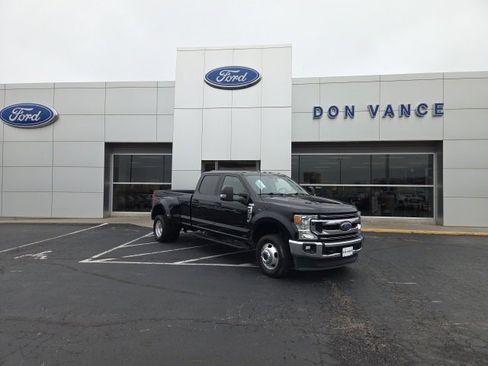Used 2022 Ford F350 XLT image 1