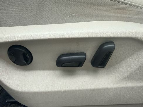Used 2024 Volkswagen Atlas SE FWD image 17