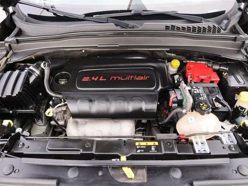 Used 2019 Jeep Renegade Latitude image 27