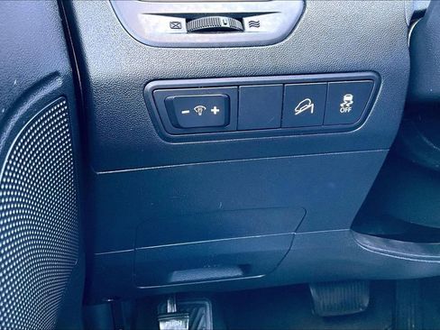 Used 2011 Hyundai Tucson GLS w/ Navigation Pkg 2 FWD image 37