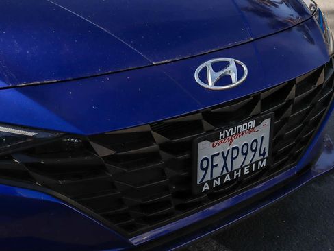 Used 2023 Hyundai Elantra SEL image 3