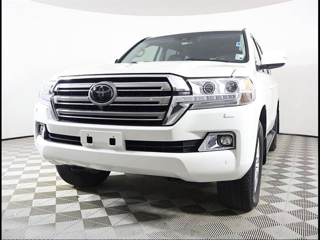 Used 2018 Toyota Land Cruiser AWD/4WD image 2