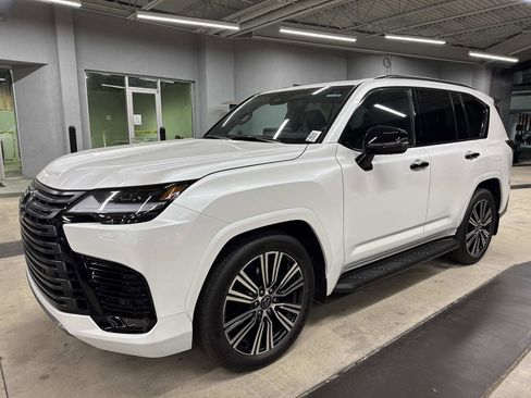 Certified 2025 Lexus LX 600 4WD w/ Luxury Package image 7