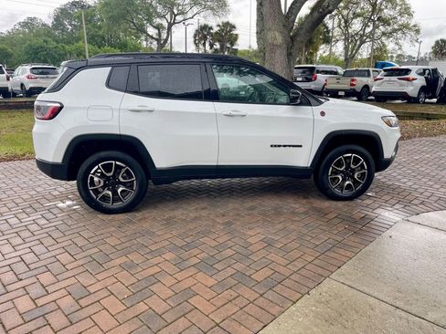 Used 2025 Jeep Compass Trailhawk image 7