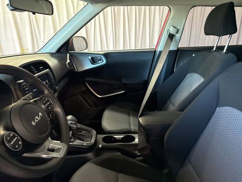 Used 2025 Kia Soul LX w/ LX Technology Package image 20