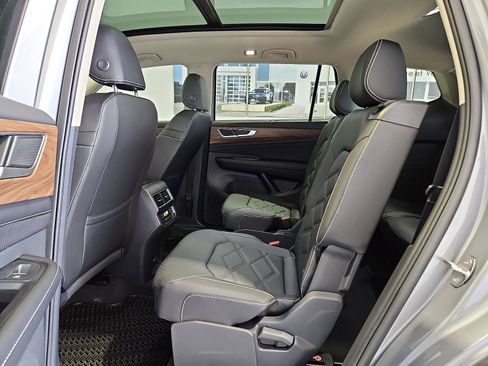New 2026 Volkswagen Atlas SE FWD image 14