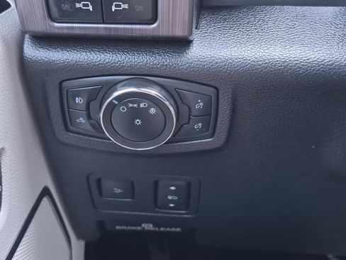 Used 2020 Ford F250 Limited w/ Snow Plow Prep Package AWD/4WD image 28