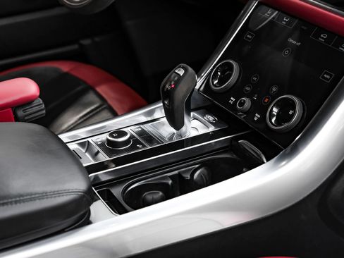Used 2019 Land Rover Range Rover Sport HST image 22