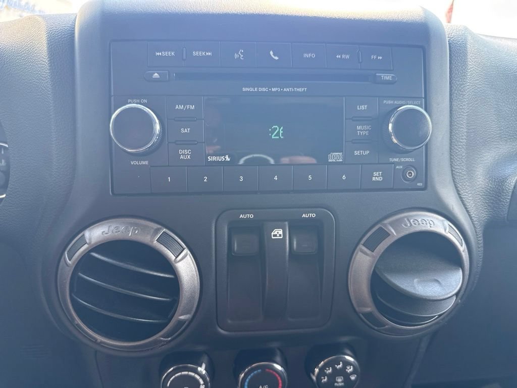 Used 2018 Jeep Wrangler Sport AWD/4WD image 14