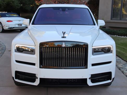 Used 2023 Rolls-Royce Cullinan Black Badge w/ Driver's Package image 4