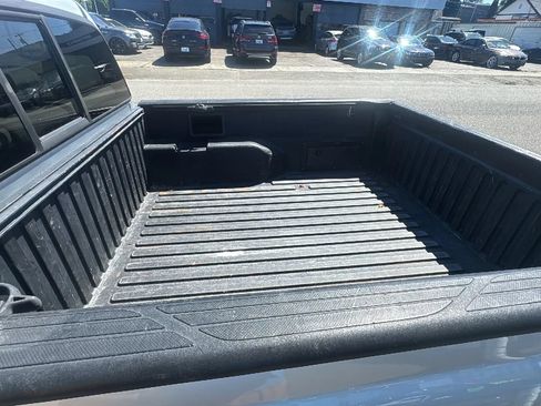Used 2005 Toyota Tacoma 4x4 Double Cab w/ SR5 Pkg #8 image 19
