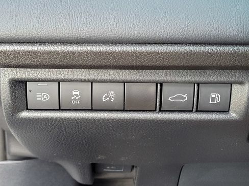 Used 2025 Toyota Camry XSE FWD image 8