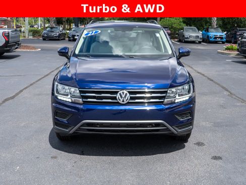 Used 2021 Volkswagen Tiguan SE w/ Panoramic Sunroof Package image 8
