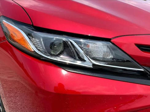 Used 2020 Toyota Camry SE FWD image 27