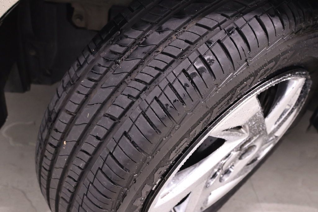 Used 2002 Pontiac Sunfire SE w/ Sun & Sound Pkg FWD image 26