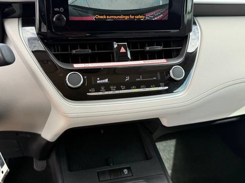 Used 2026 Toyota Corolla Cross L FWD image 15