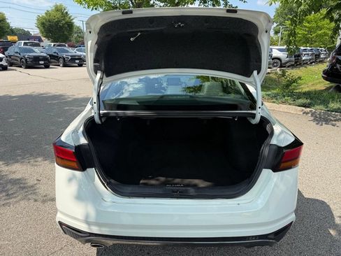 Used 2019 Nissan Altima 2.5 SR FWD image 8