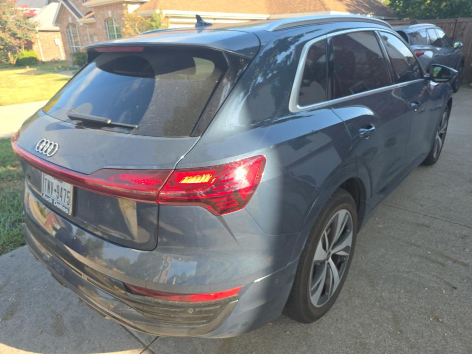 Used 2024 Audi Q8 e-tron Premium Plus AWD/4WD image 5