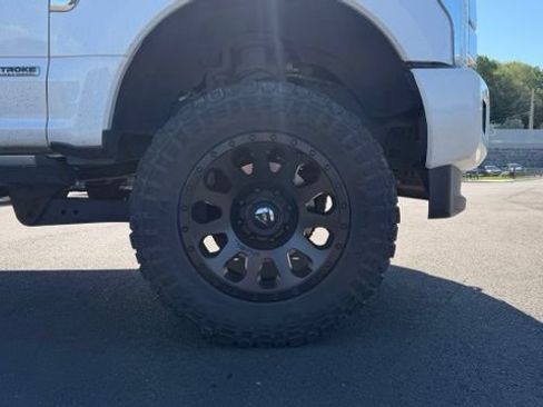 Used 2019 Ford F350 Platinum w/ Platinum Ultimate Package AWD/4WD image 12
