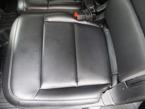 Used 2021 Ford Explorer XLT w/ Equipment Group 202A image 21