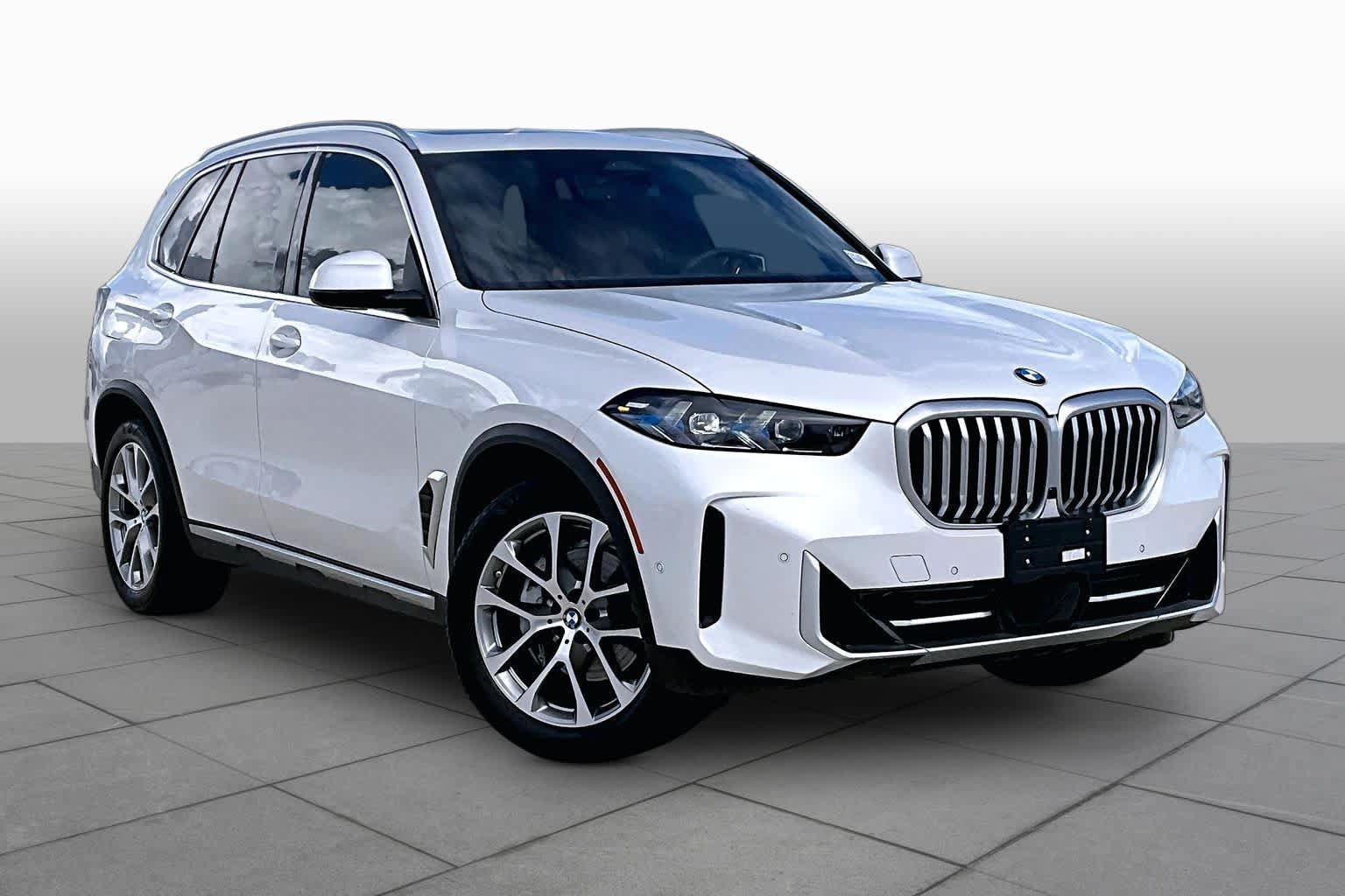 Used 2024 BMW X5 sDrive40i w/ Premium Package RWD image 2