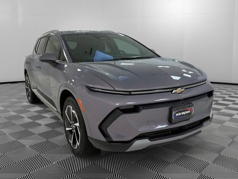 Certified 2025 Chevrolet Equinox EV LT w/ Convenience Package FWD image 7