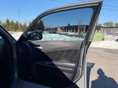 Used 2018 Dodge Charger GT image 18