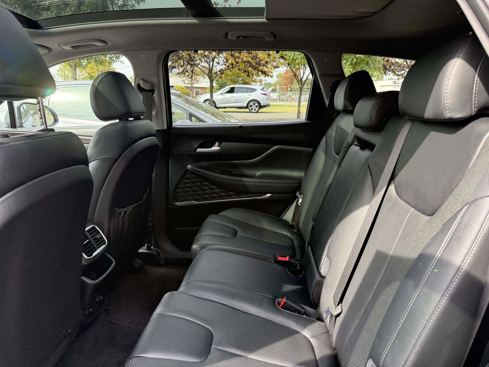 Used 2019 Hyundai Santa Fe Limited AWD/4WD image 16