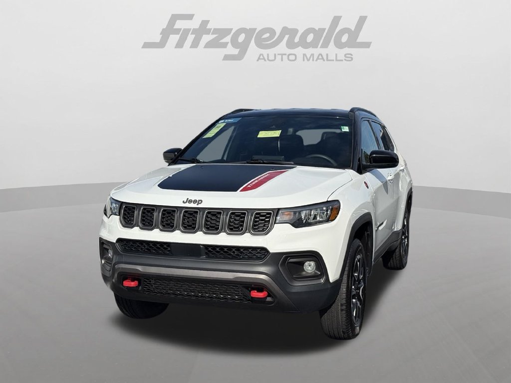 Used 2024 Jeep Compass Trailhawk AWD/4WD image 3