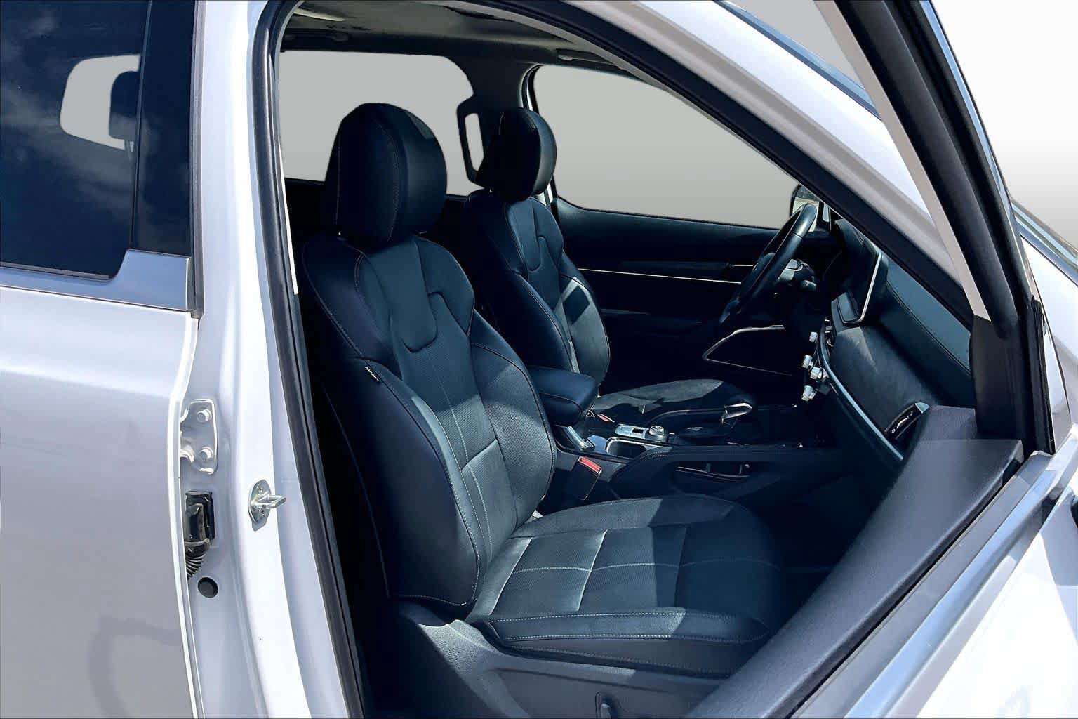 Used 2022 Kia Telluride SX w/ Towing Package FWD image 9