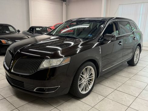 Used 2013 Lincoln MKT AWD image 3