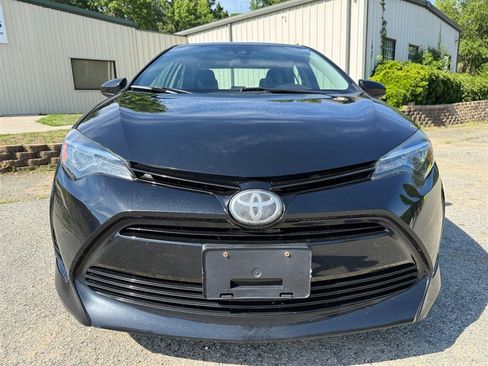 Used 2018 Toyota Corolla LE FWD image 8