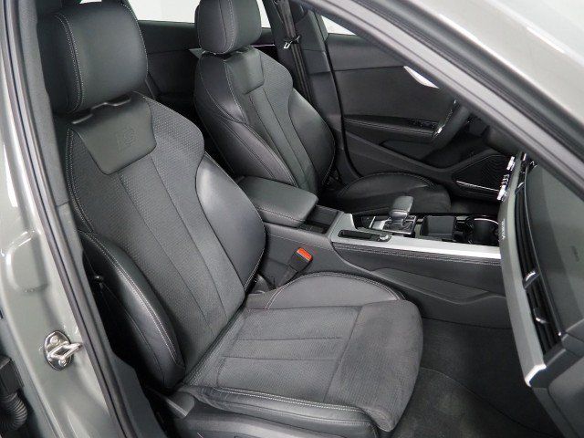 Used 2023 Audi A4 2.0T Prestige quattro S-Line w/ Prestige Package AWD/4WD image 2