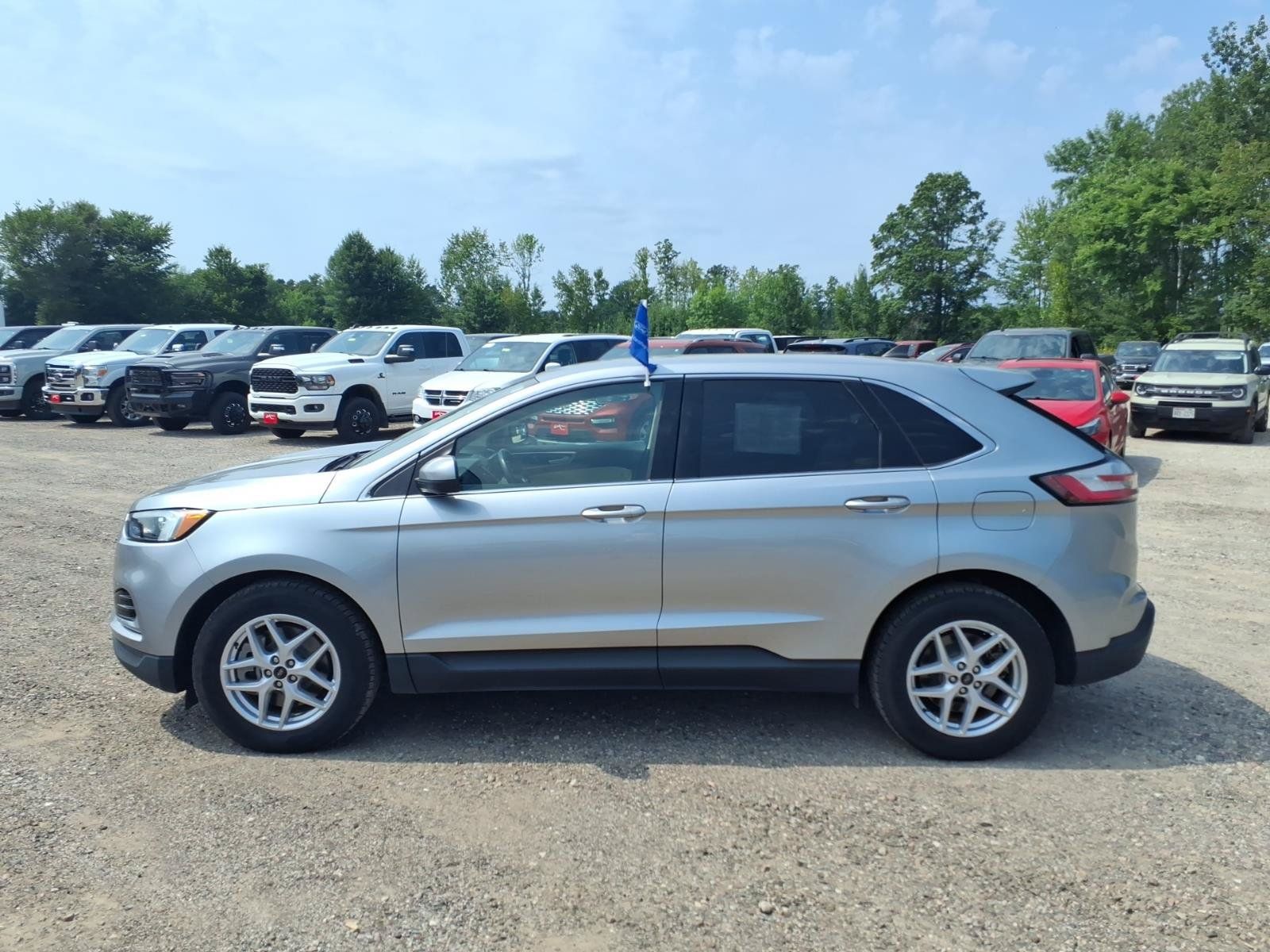 Certified 2023 Ford Edge SEL AWD/4WD image 2