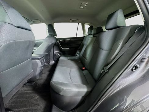 Used 2021 Toyota RAV4 LE AWD/4WD image 26
