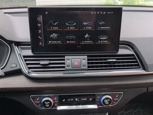 Used 2023 Audi Q5 e Prestige w/ Prestige Package AWD/4WD image 11