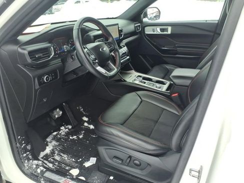 Used 2024 Ford Explorer ST-Line w/ Class IV Trailer Tow Package image 15