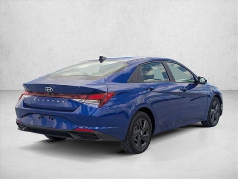 Used 2021 Hyundai Elantra SEL w/ Convenience Package FWD image 5