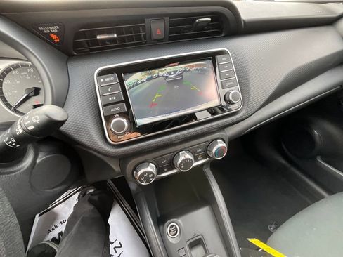 Certified 2025 Nissan Kicks Play S image 40