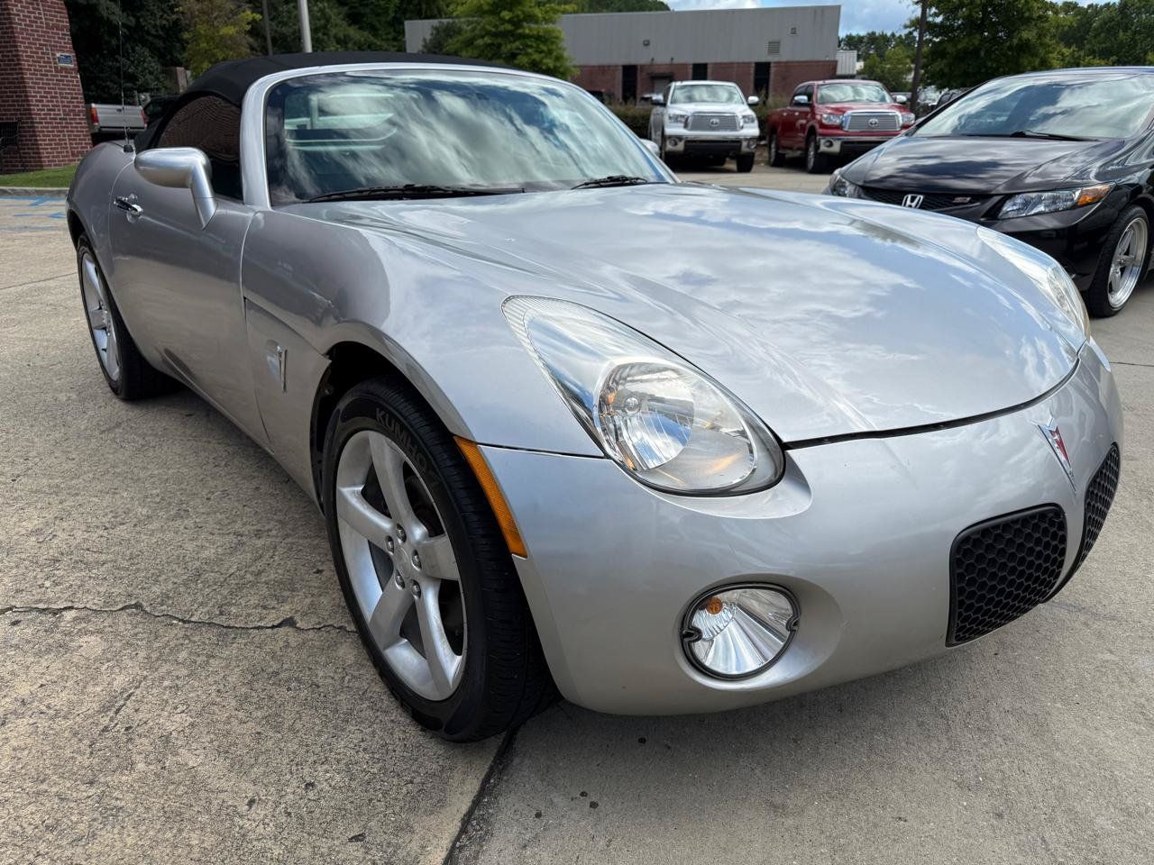 Used 2008 Pontiac Solstice Convertible RWD image 7