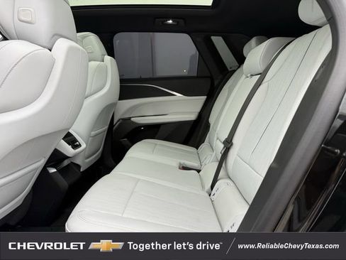 Used 2024 Cadillac Lyriq Luxury w/ LPO, Floor Liner Package RWD image 32